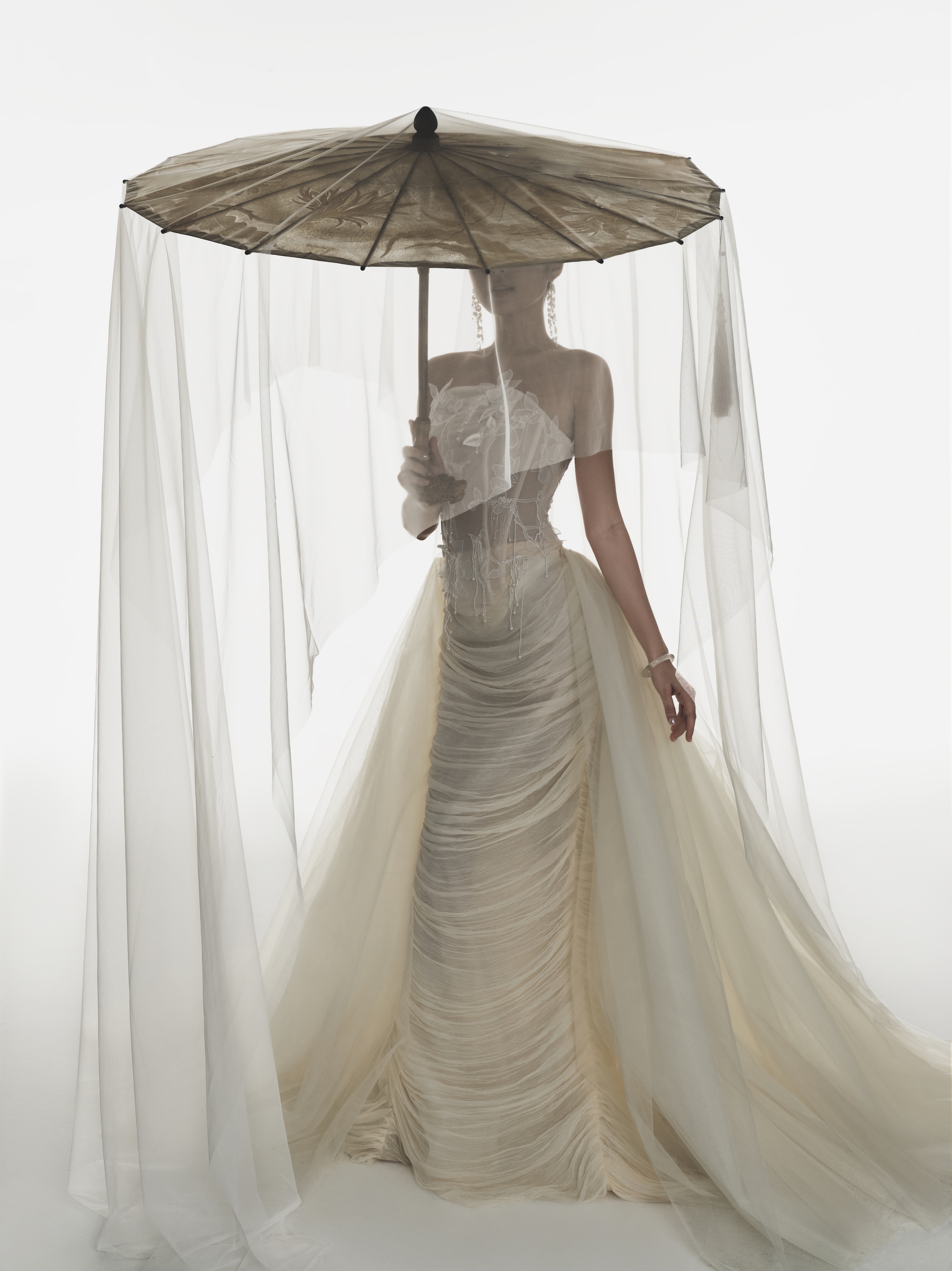 NTK Nguyễn Quỳnh Anh kế thừa và sáng tạo nghệ thuật thêu truyền thống qua dự án ‘HER-ITAGE’ 1 HER-ITAGE - Chép lại câu chuyện di sản bằng đường kim mũi chỉ - Ảnh 2.