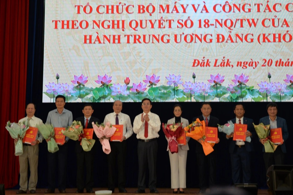 Nhiều tỉnh đồng loạt công bố các giám đốc sở mới sau hợp nhất - 4 Nhiều tỉnh đồng loạt công bố các giám đốc sở mới sau hợp nhất - 4