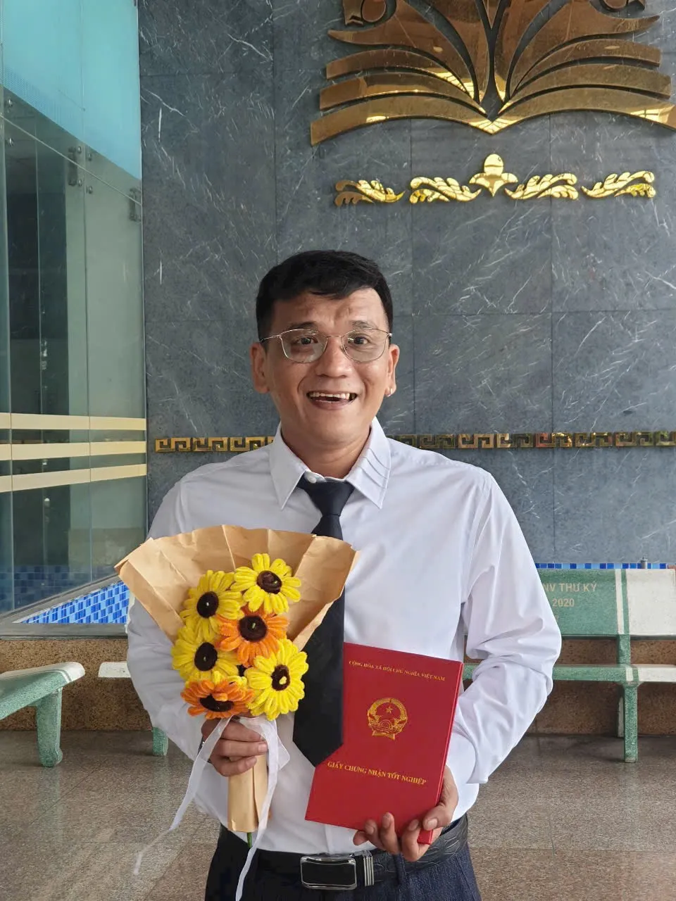 Anh Thái Sơn Linh tốt nghiệp khóa đào tạo nghiệp vụ luật sư tại Học viện Tư pháp. Ảnh: NVCC IMG_3632.jpeg