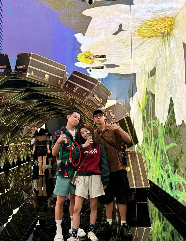 1758156853 548 Nu than thanh xuan bi to ham hai my nam