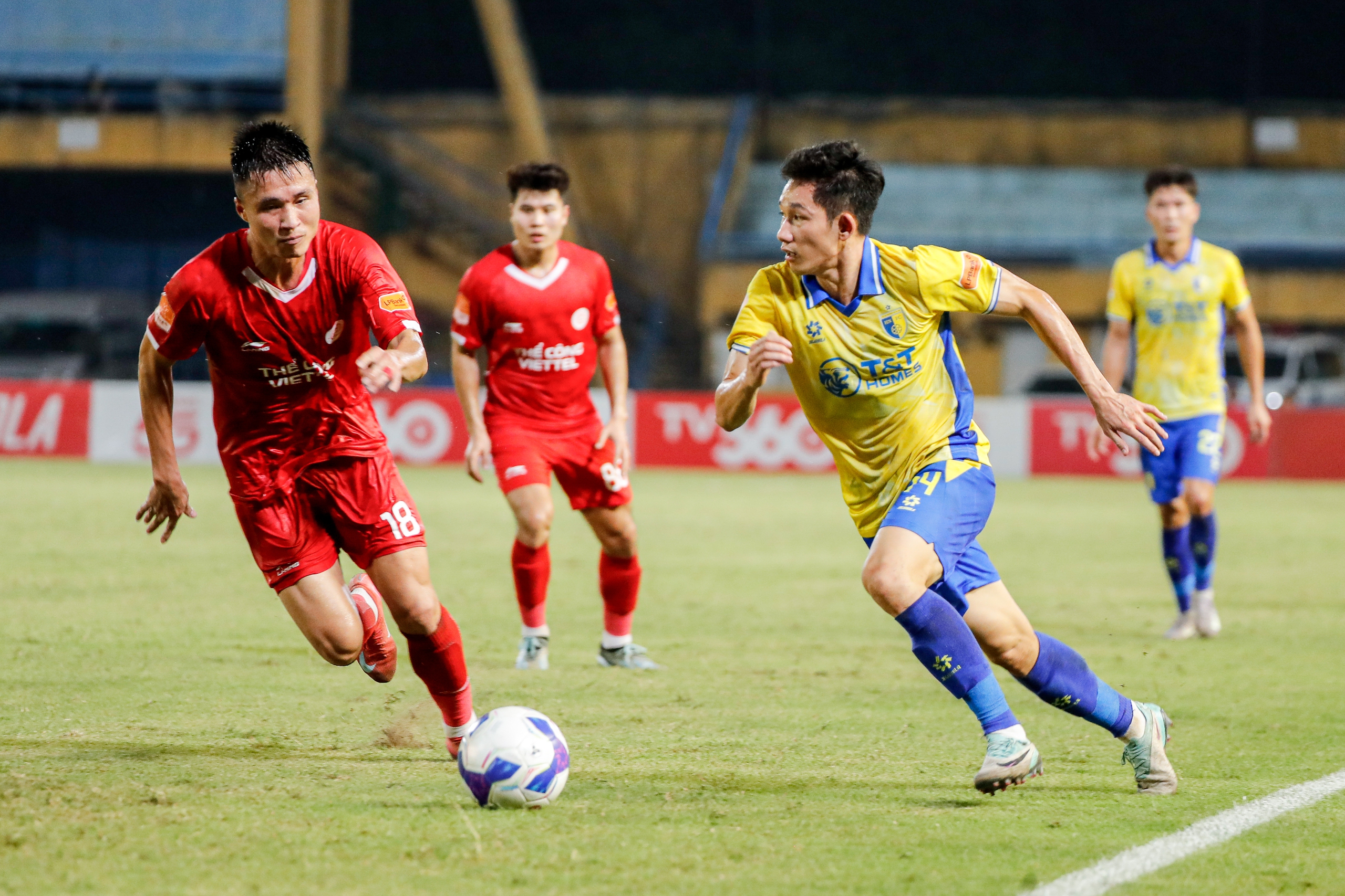 Lịch thi đấu vòng 4 V-League: Tiến Linh đối đầu đội bóng cũ, nóng loạt derby 3 miền- Ảnh 4. Lịch thi đấu vòng 4 V-League: Tiến Linh đối đầu đội bóng cũ, nóng loạt derby 3 miền- Ảnh 4.