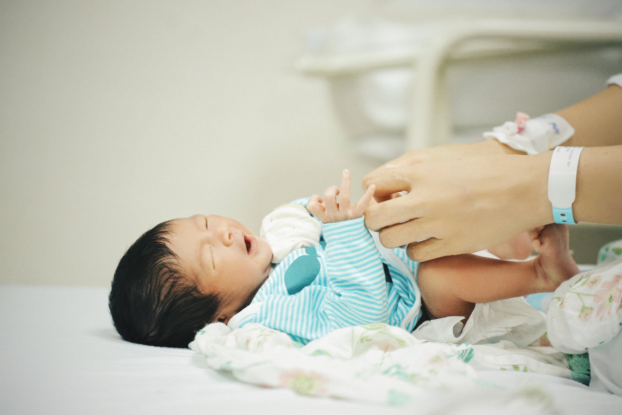 Hoa hậu Ngọc Hân rơi nước mắt khi đón con đầu lòng ở tuổi U40, định mệnh sắp đặt làm "em bé ngoại giao" 3 Người đẹp công khai cận diện mạo đáng yêu của con đầu lòng.