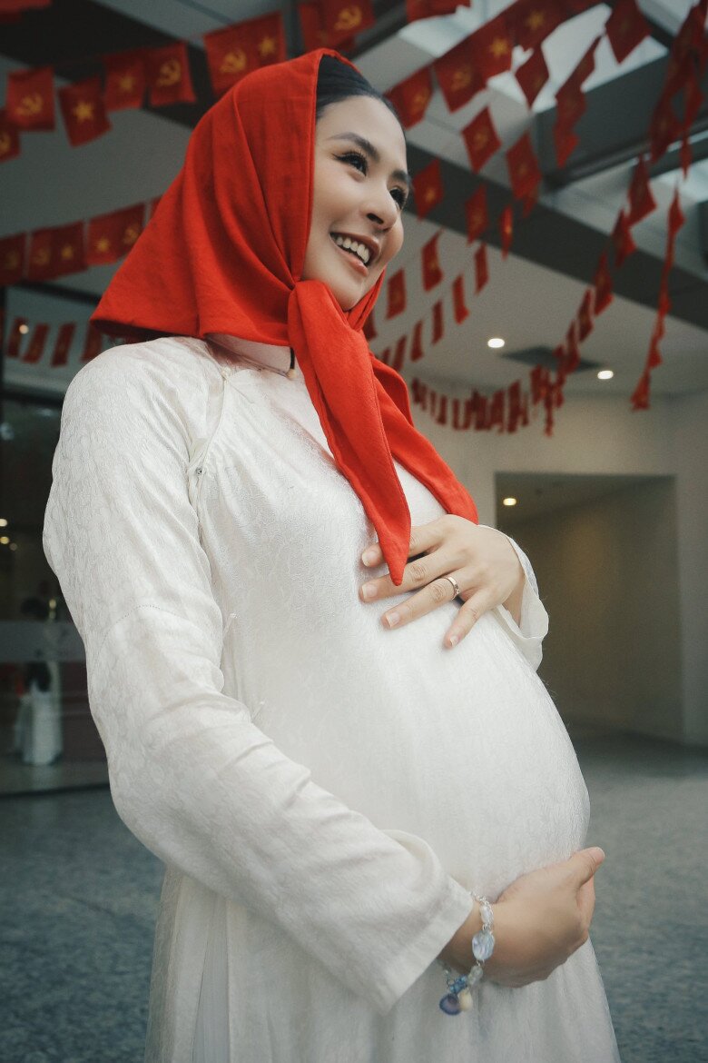 Hoa hậu Ngọc Hân rơi nước mắt khi đón con đầu lòng ở tuổi U40, định mệnh sắp đặt làm "em bé ngoại giao" 11 Hoa hậu Ngọc Hân luôn chú trọng dinh dưỡng, sức khỏe trong hành trình mang thai ở tuổi U40.