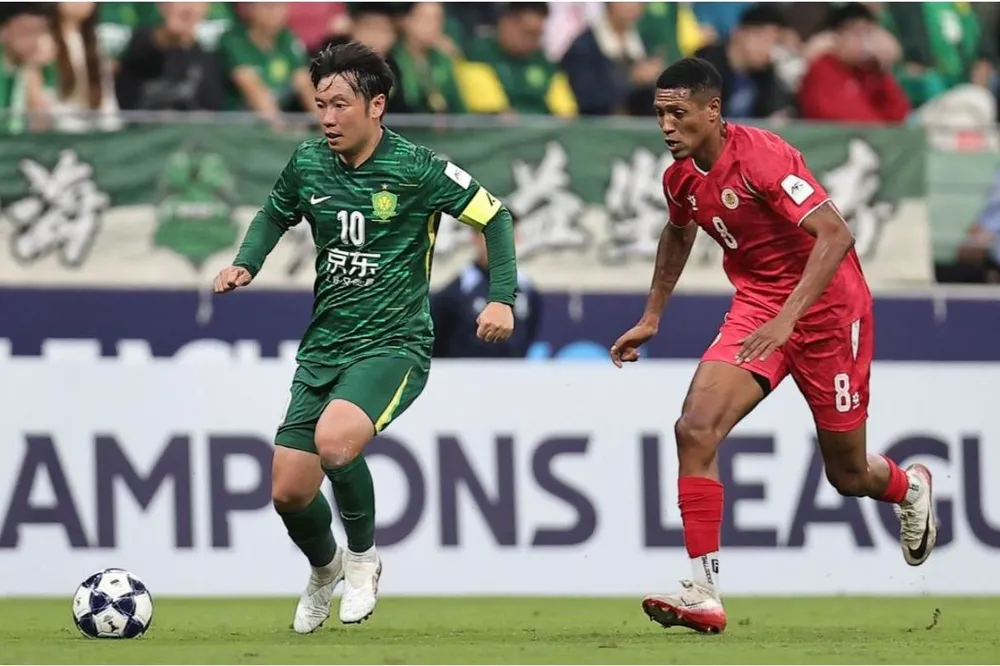 Vitao (8) mở điểm ngay phút thứ 5 cho CLB CA. Hà Nội đầy thuận lợi. Ảnh:AFC CLB- CA- Ha- Noi-1.jpg