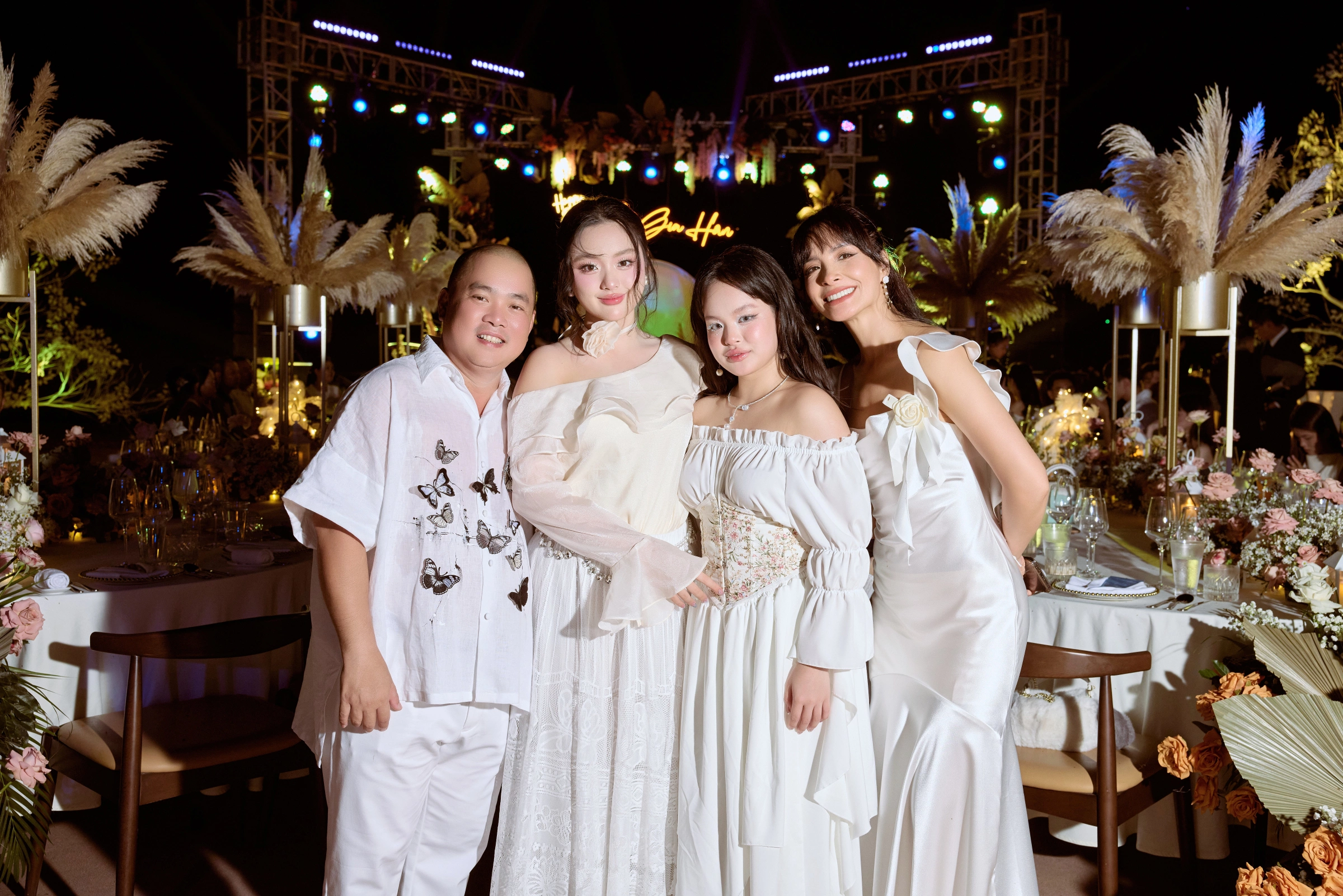 Thúy Hạnh sang Ý 1 tháng vì lo con gái bơ vơ khi đi du học, xoay sở vất vả sau tuần đầu ở trời Tây 11 Suli đón sinh nhật tuổi 18 bên gia đình ở Phú Quốc.