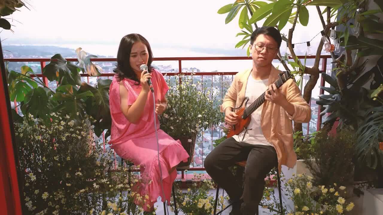 Khánh Linh hát 'Anh cứ đi đi'