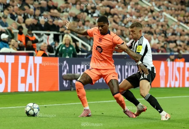 Rashford tỏa sáng trong màu áo Barcelona. Ảnh: EPA. tiền đạo Rashford