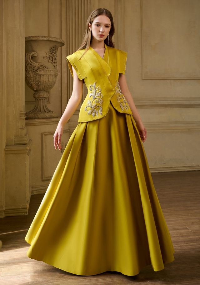 Đầm dự tiệc sang trọng, tôn vẻ trẻ trung, quý phái cho nàng dịp cuối năm 3 Đầm dự tiệc sang trọng, quý phái và trẻ trung cho dịp cuối năm - Ảnh 3.