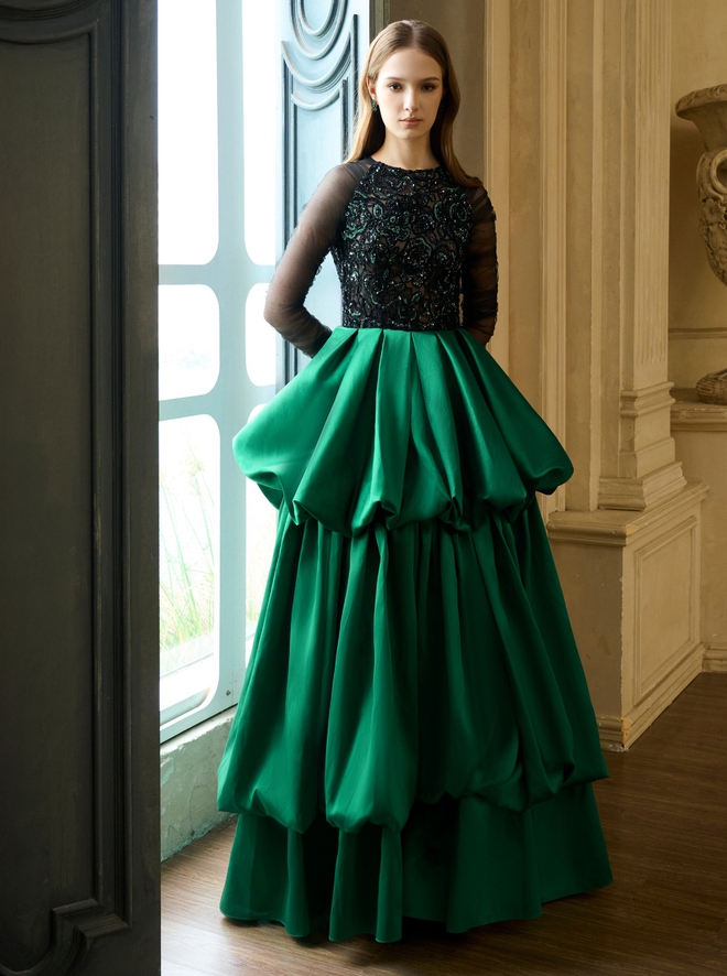 Đầm dự tiệc sang trọng, tôn vẻ trẻ trung, quý phái cho nàng dịp cuối năm 5 Đầm dự tiệc sang trọng, quý phái và trẻ trung cho dịp cuối năm - Ảnh 5.