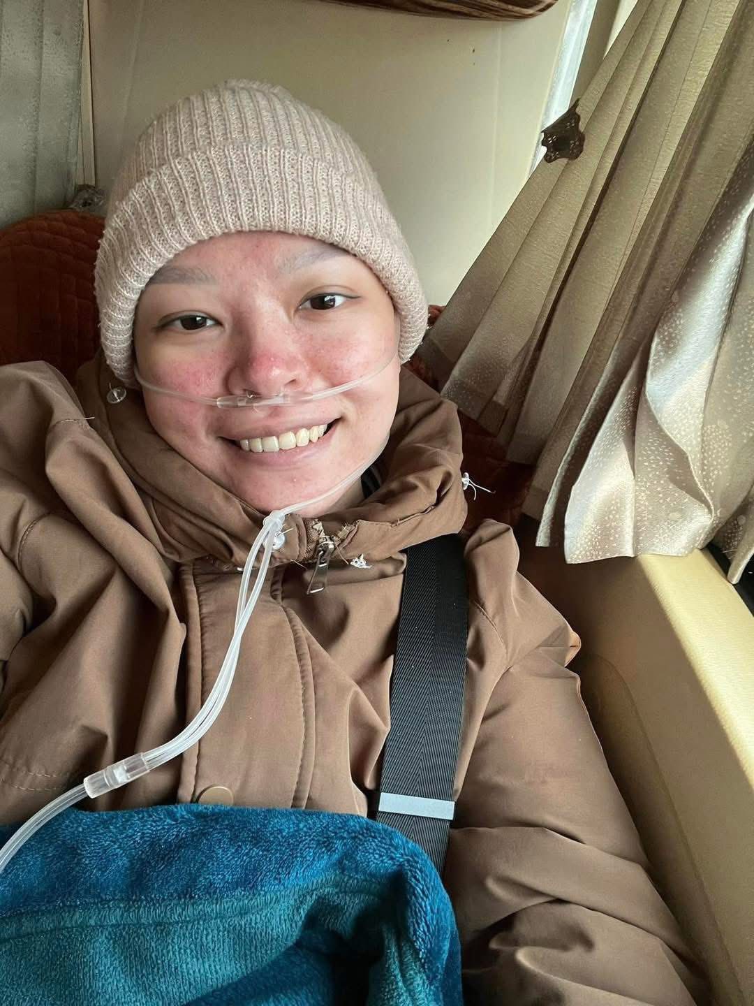 Hành trình 6 năm kiên cường của nữ chiến sĩ công an Bùi Thị Hà Thu: 33 tuổi, hai lần chụp ảnh thờ và ít nhất 85 lần truyền hóa chất- Ảnh 4. Hành trình 6 năm kiên cường của nữ chiến sĩ công an Bùi Thị Hà Thu: 33 tuổi, hai lần chụp ảnh thờ và ít nhất 85 lần truyền hóa chất- Ảnh 4.