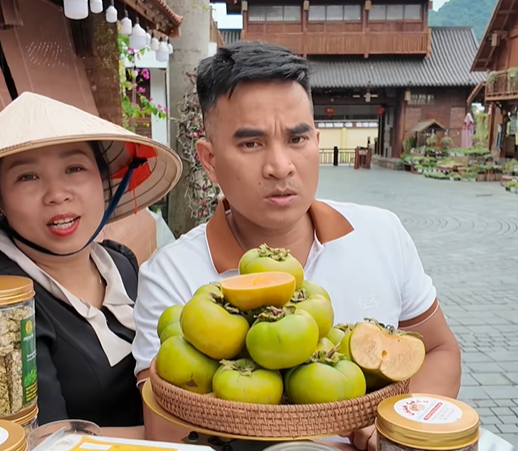 "Đại gia chè lam" kể cuộc sống hôn nhân "bê bát cơm, cúi gằm mặt xuống ăn": Bỗng dưng lại được xin vía - Ảnh 6.