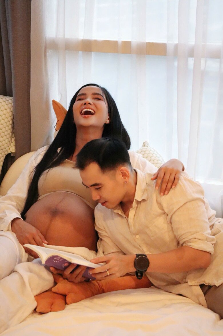 Sao Việt 24h: Á hậu Châu Anh được thăng quân hàm lên Trung úy trước niên hạn, 22 tuổi nhận bằng khen từ Tổng cục Chính trị 7 Sao Việt 24h: Á hậu Châu Anh được thăng quân hàm lên Trung úy trước niên hạn, 22 tuổi nhận bằng khen từ Tổng cục Chính trị - 6