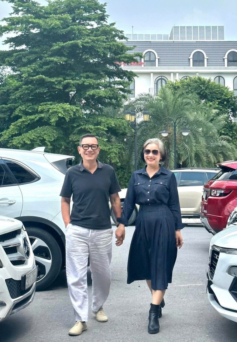 Sao Việt 24h: Á hậu Châu Anh được thăng quân hàm lên Trung úy trước niên hạn, 22 tuổi nhận bằng khen từ Tổng cục Chính trị 12 Sao Việt 24h: Á hậu Châu Anh được thăng quân hàm lên Trung úy trước niên hạn, 22 tuổi nhận bằng khen từ Tổng cục Chính trị - 11