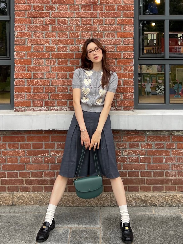 Cardigan, áo len thành xu hướng mới cho mùa thu 2025- Ảnh 3.