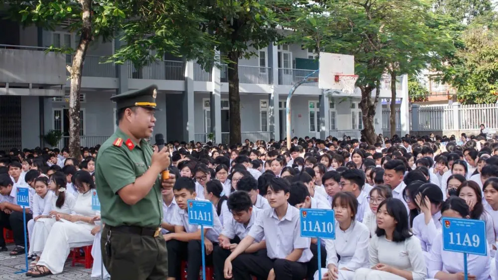 9-thang-dau-nam-cong-an-tp-hcm-bat-giu-gan-1-tan-ma-tuy (4).jpg