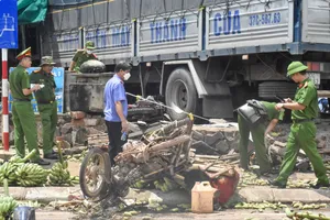 Hiện trường vụ xe tải lao vào chợ khiến 3 người chết, 9 người bị thương