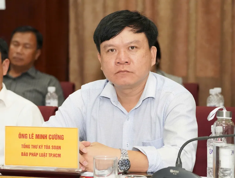 p10-p11-anh 1_we talk we_aCuong01.jpg