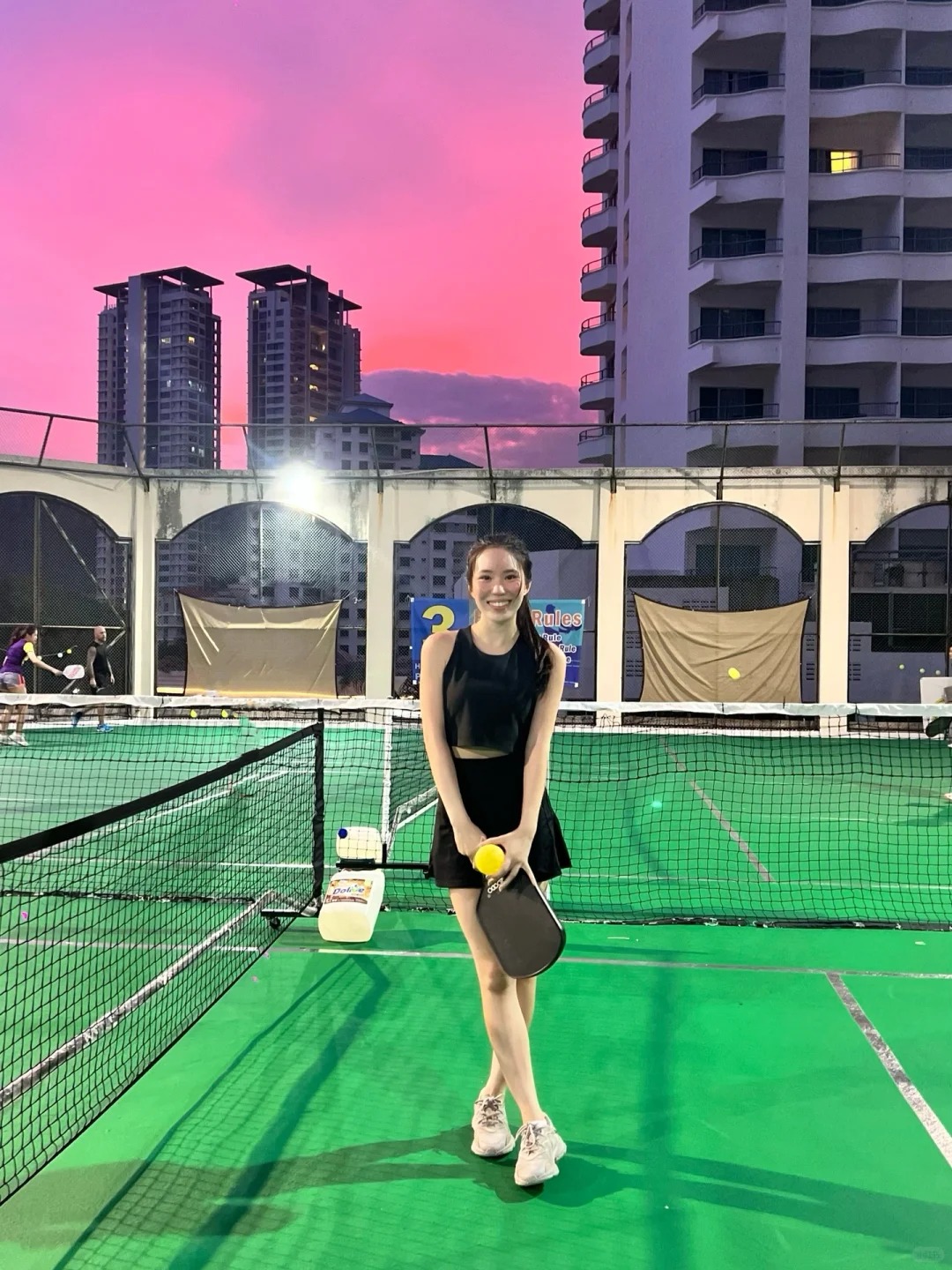 Tôi – cô nàng công sở mê pickleball và chưa từng mặc trùng outfit trong một tuần - Ảnh 3.