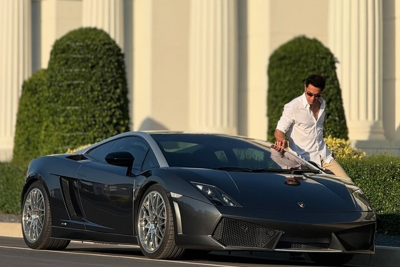 Dắt con gái vào lễ đường, "tổng tài" U60 khiến con rể "lu mờ" ngay tại hôn lễ vì quá phong độ - Ảnh 3. Dắt con gái vào lễ đường, "tổng tài" U60 khiến con rể "lu mờ" ngay tại hôn lễ vì quá phong độ - Ảnh 3.