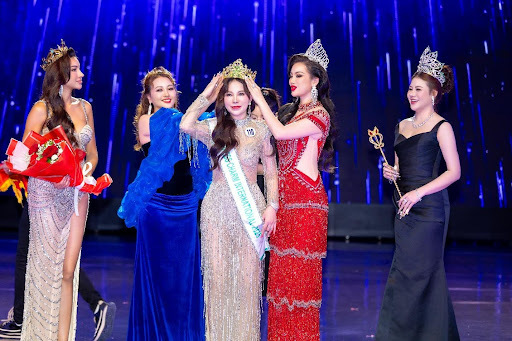 Ngô Thị Thuyết đăng quang Miss Business Charm International 2025 1 1758368553 233 Ngo Thi Thuyet dang quang Miss Business Charm International 2025