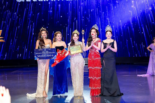 Ngô Thị Thuyết đăng quang Miss Business Charm International 2025 2 1758368554 641 Ngo Thi Thuyet dang quang Miss Business Charm International 2025