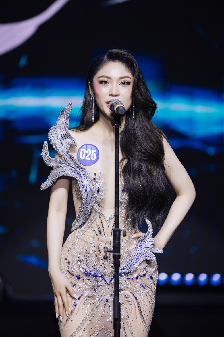 Cô gái 2K2 vừa đăng quang Hoa hậu Đại dương Việt Nam: Biết nói 4 thứ tiếng, nhan sắc đời thường gây chú ý 2 Phần thi ứng xử của Thanh Thảo nhận được nhiều lời khen.