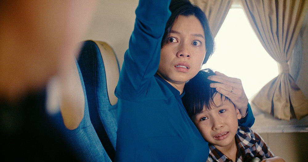 Tử Chiến Trên Không: Chuyến bay dữ dội nhất màn ảnh Việt, tới khán giả cũng cần thắt dây an toàn! - Ảnh 5. Tử Chiến Trên Không: Chuyến bay dữ dội nhất màn ảnh Việt, tới khán giả cũng cần thắt dây an toàn! - Ảnh 5.