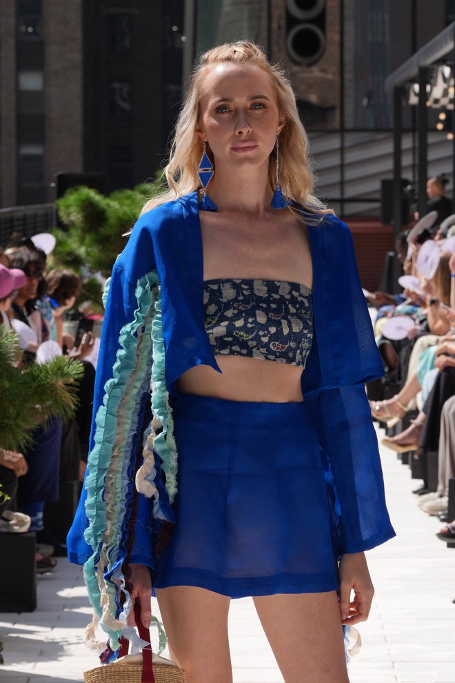 'Biến' vải vụn thành khuyên tai, vòng - thời trang Việt thu hút tín đồ quốc tế- Ảnh 3.