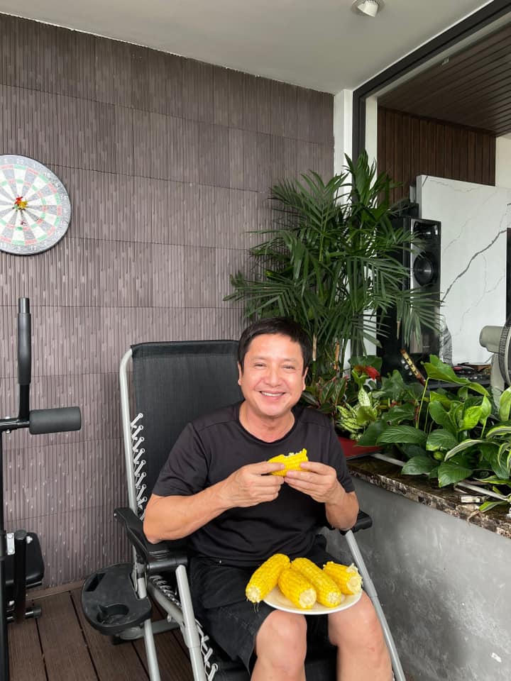 NSƯT Chí Trung nghỉ hưu "hết hơi" rồi mà lừa đảo vẫn không tha: "Thạch Sanh thì ít, Lý Thông thì nhiều" 4 Hiện tại, nam nghệ sĩ có thu nhập chủ yếu từ lương hưu.