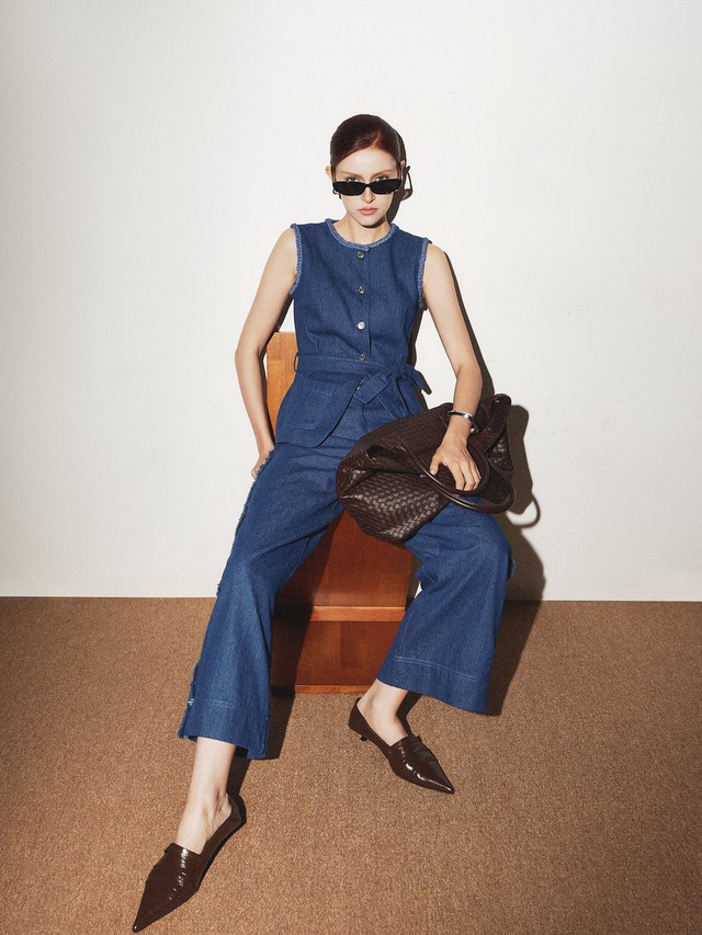 Denim, tweed và những chất liệu hàng đầu cho mùa thu đông 2025- Ảnh 3. Denim, tweed và những chất liệu hàng đầu cho mùa thu đông 2025- Ảnh 3.