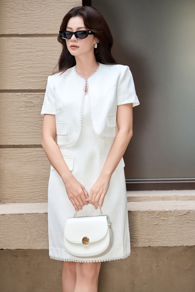 Denim, tweed và những chất liệu hàng đầu cho mùa thu đông 2025- Ảnh 9. Denim, tweed và những chất liệu hàng đầu cho mùa thu đông 2025- Ảnh 9.