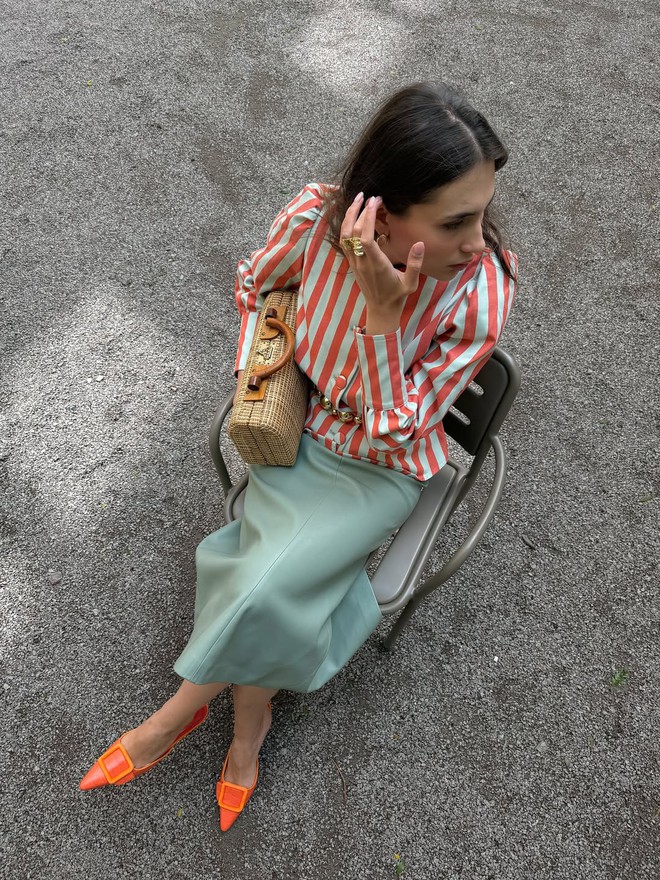 Biến hóa phong cách đa sắc, vừa linh hoạt vừa 'ăn gian' tuổi hiệu quả 12 Biến hóa phong cách đa sắc, vừa linh hoạt vừa 'ăn gian' tuổi tác hiệu quả - Ảnh 12.