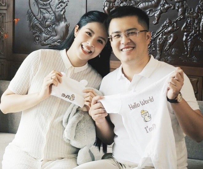 2 sao Việt gặp hiện tượng hiếm khi sinh con: Người có em bé lai, người mong quý tử thi toán quốc tế 4 Người đẹp cho biết con ra đời trong trạng thái bọc điều.