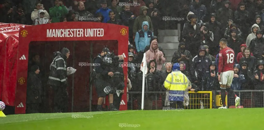 HLV của MU Ruben Amorim lên tiếng về chiếc thẻ đỏ tai hại của Casemiro. ẢNH: EPA Amorim lên tiếng về chiếc thẻ đỏ tai hại của Casemiro,casemiro,amorim