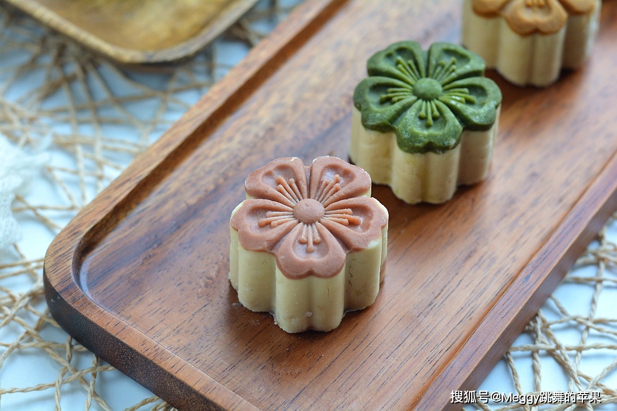 Cách làm bánh trung thu không cần lò nướng, ngon tan chảy trong miệng 3 Cách làm bánh trung thu không cần lò nướng, ngon tan chảy trong miệng - 2