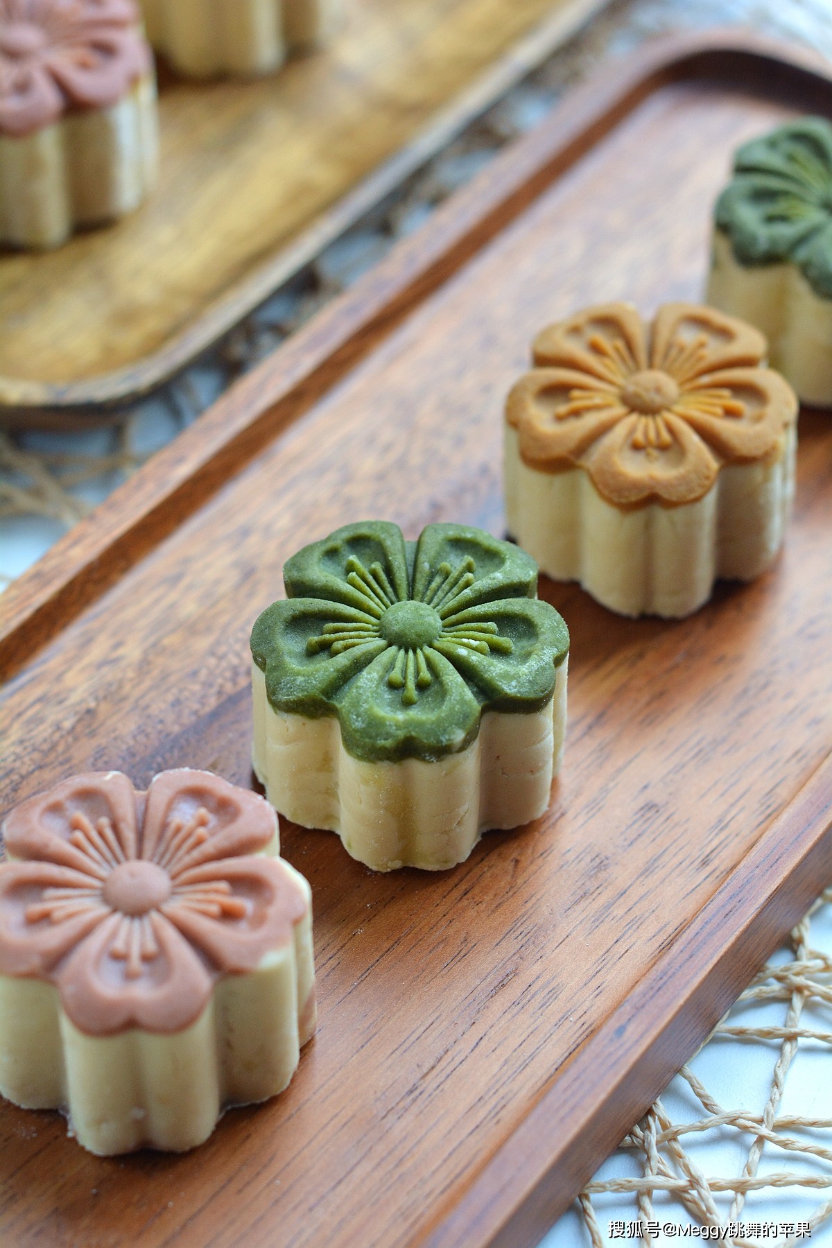 Cách làm bánh trung thu không cần lò nướng, ngon tan chảy trong miệng - 7