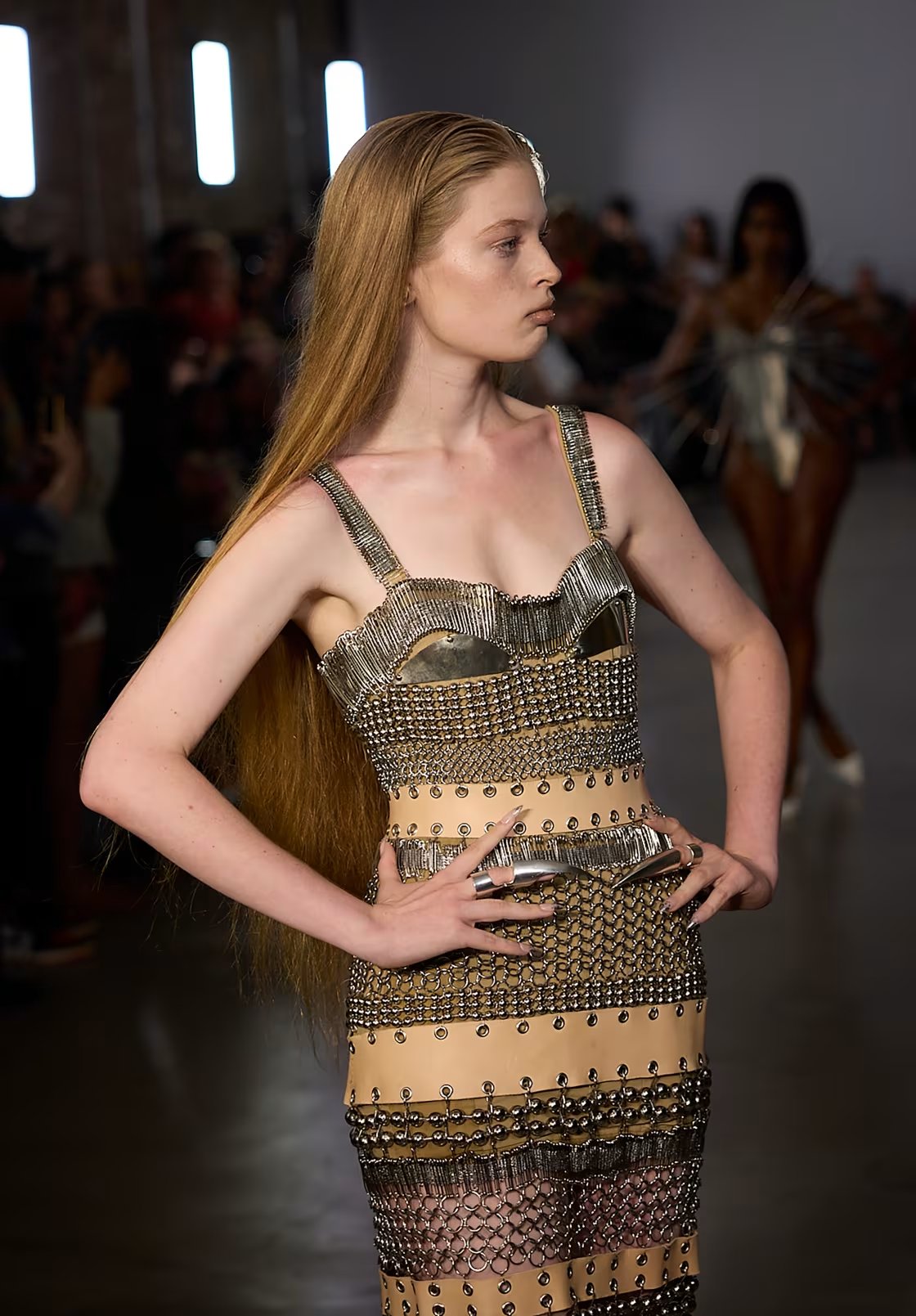 Con gái chuyển giới của Elon Musk debut tại New York Fashion Week, màn hét lớn độc lạ thành tâm điểm- Ảnh 12. Con gái chuyển giới của Elon Musk debut tại New York Fashion Week, màn hét lớn độc lạ thành tâm điểm- Ảnh 12.