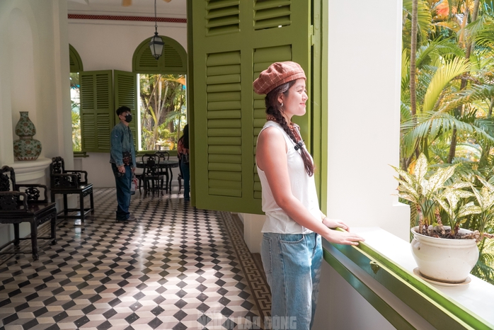 Giới trẻ thích thú chiêm ngưỡng kiến trúc Dinh thự Pháp tại TP HCM 5 VIDEO: Giới trẻ thích thú chiêm ngưỡng kiến trúc bên trong Dinh thự Pháp tại TP HCM - Ảnh 8.