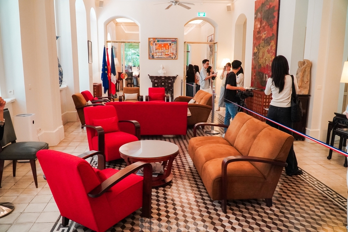 Giới trẻ thích thú chiêm ngưỡng kiến trúc Dinh thự Pháp tại TP HCM 10 VIDEO: Giới trẻ thích thú chiêm ngưỡng kiến trúc bên trong Dinh thự Pháp tại TP HCM - Ảnh 16.