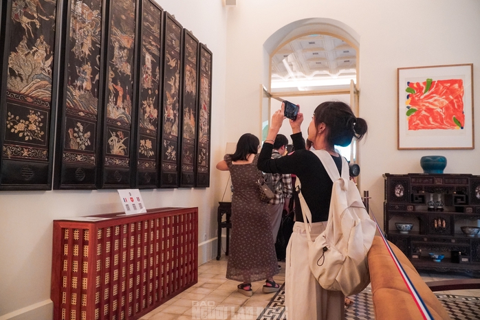 Giới trẻ thích thú chiêm ngưỡng kiến trúc Dinh thự Pháp tại TP HCM 11 VIDEO: Giới trẻ thích thú chiêm ngưỡng kiến trúc bên trong Dinh thự Pháp tại TP HCM - Ảnh 17.