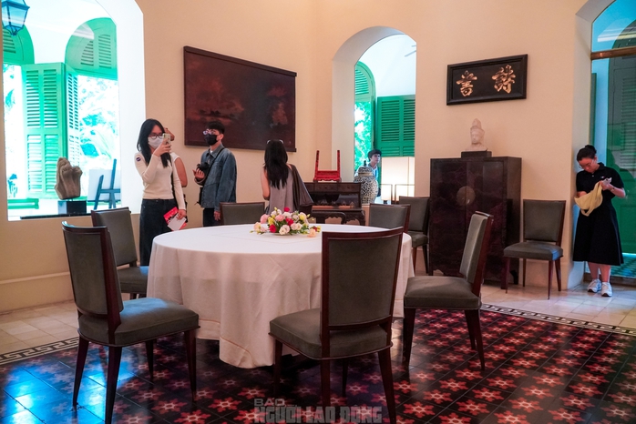 Giới trẻ thích thú chiêm ngưỡng kiến trúc Dinh thự Pháp tại TP HCM 12 VIDEO: Giới trẻ thích thú chiêm ngưỡng kiến trúc bên trong Dinh thự Pháp tại TP HCM - Ảnh 18.