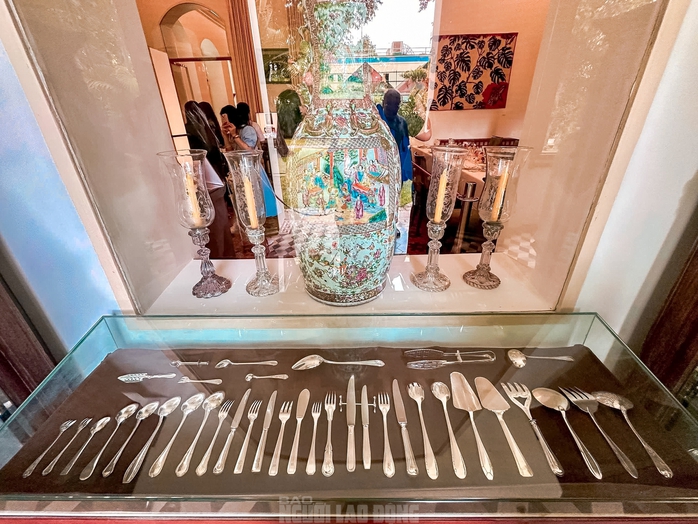 Giới trẻ thích thú chiêm ngưỡng kiến trúc Dinh thự Pháp tại TP HCM 18 VIDEO: Giới trẻ thích thú chiêm ngưỡng kiến trúc bên trong Dinh thự Pháp tại TP HCM - Ảnh 24.