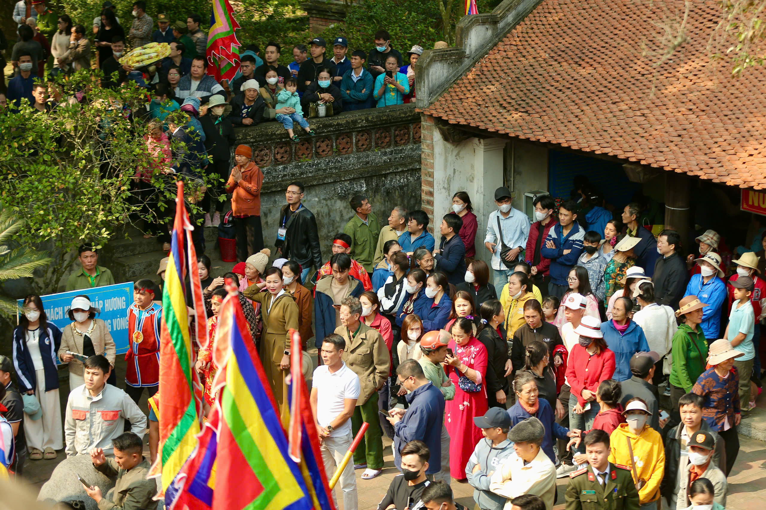 Hàng ngàn người dự lễ hội đền Bà Triệu nổi tiếng ở xứ Thanh- Ảnh 6. Hàng ngàn người dự lễ hội đền Bà Triệu nổi tiếng ở xứ Thanh- Ảnh 6.