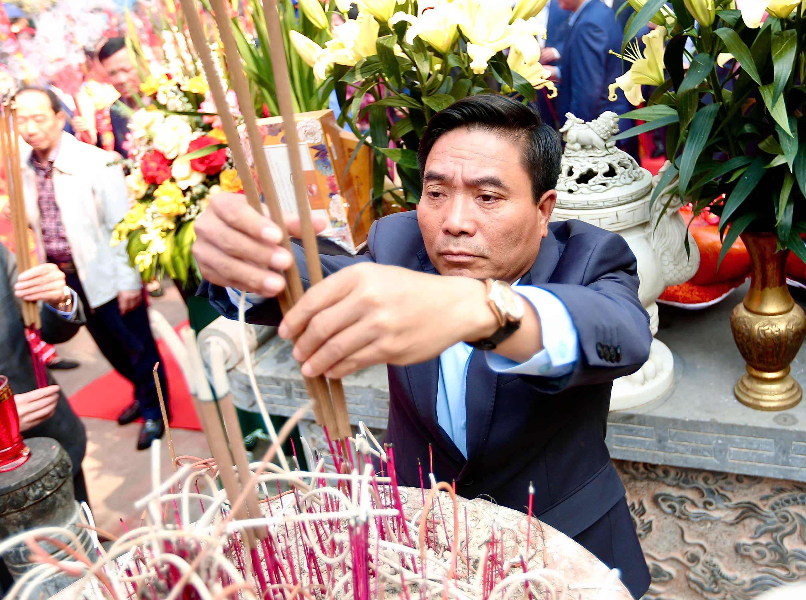 Hàng ngàn người dự lễ hội đền Bà Triệu nổi tiếng ở xứ Thanh- Ảnh 9. Hàng ngàn người dự lễ hội đền Bà Triệu nổi tiếng ở xứ Thanh- Ảnh 9.