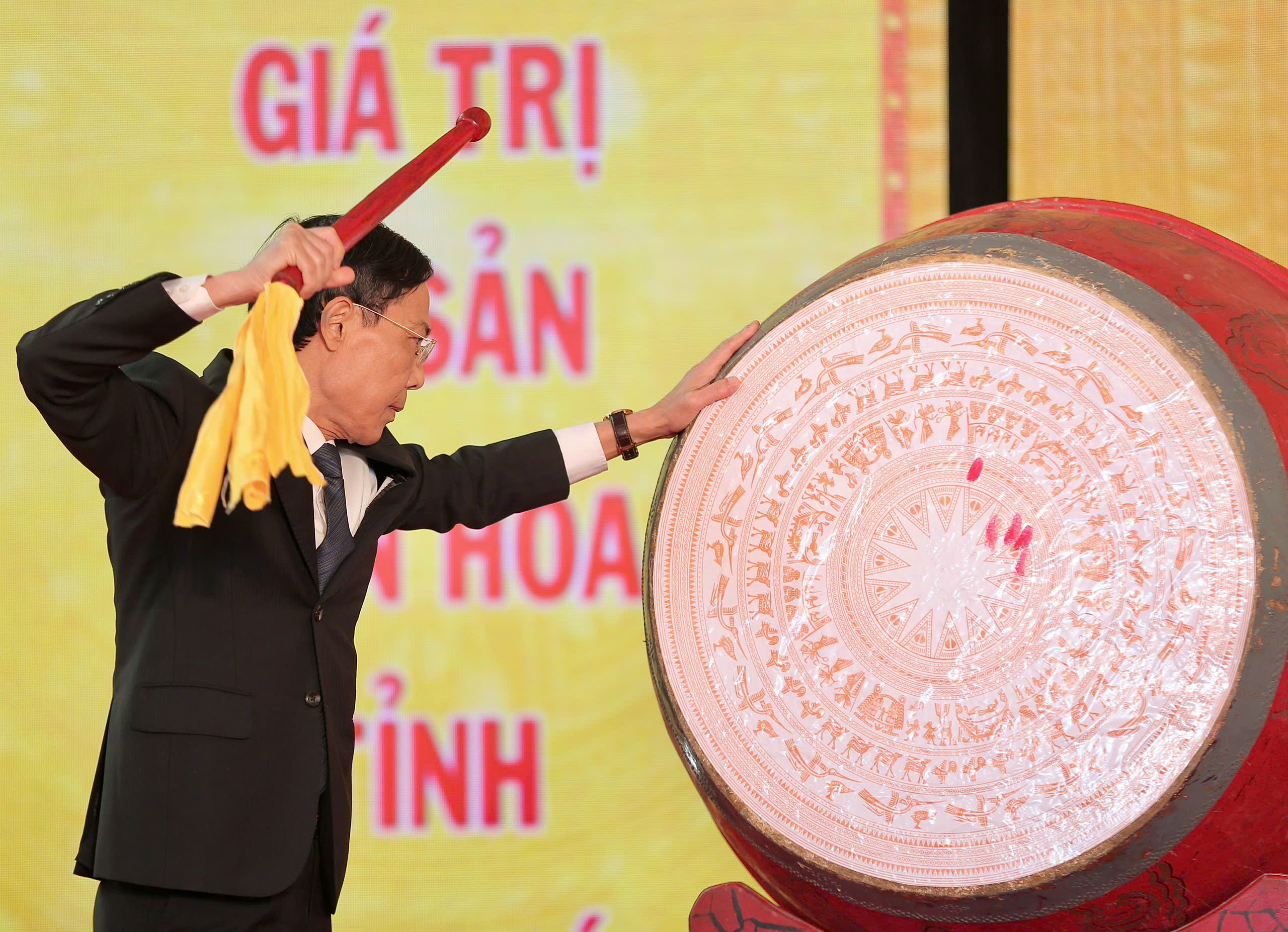 Hàng ngàn người dự lễ hội đền Bà Triệu nổi tiếng ở xứ Thanh- Ảnh 10. Hàng ngàn người dự lễ hội đền Bà Triệu nổi tiếng ở xứ Thanh- Ảnh 10.