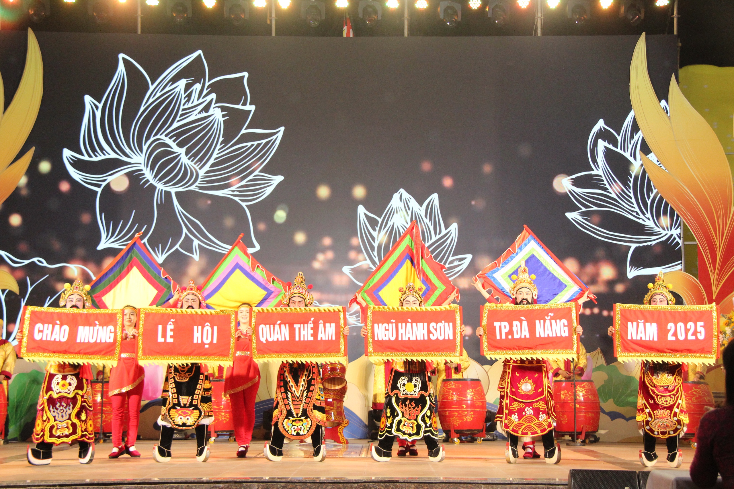 Chính thức khai mạc Lễ hội Quán Thế Âm Ngũ Hành Sơn 2025
- Ảnh 3. Chính thức khai mạc Lễ hội Quán Thế Âm Ngũ Hành Sơn 2025
- Ảnh 3.