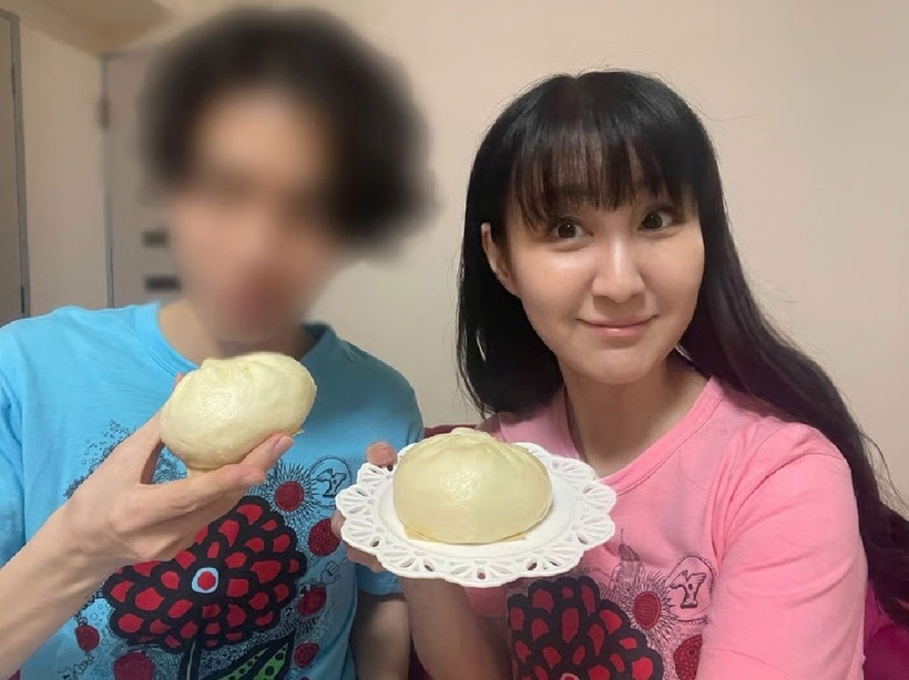 Người phụ nữ U70 tìm thấy hạnh phúc bên người chồng kém 32 tuổi, được gọi "công chúa" mỗi ngày - Ảnh 2. Người phụ nữ U70 tìm thấy hạnh phúc bên người chồng kém 32 tuổi, được gọi "công chúa" mỗi ngày - Ảnh 2.