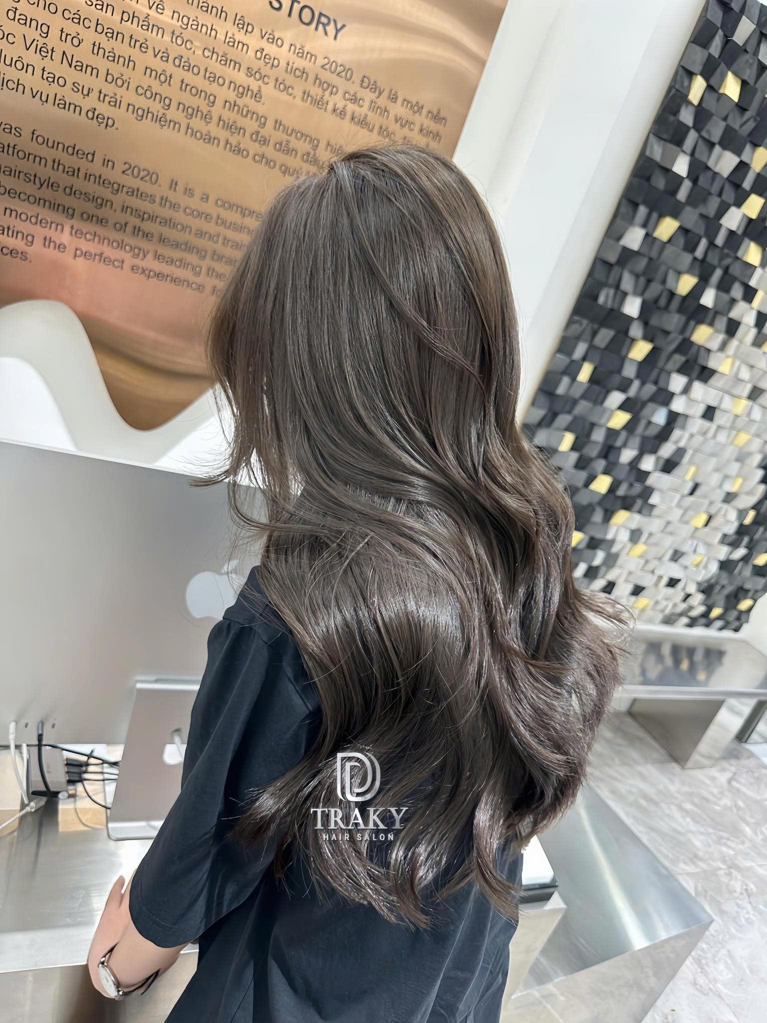Khám phá xu hướng tóc 2025 và những thay đổi mới mẻ từ Traky Hair Salon- Ảnh 2. Khám phá xu hướng tóc 2025 và những thay đổi mới mẻ từ Traky Hair Salon- Ảnh 2.