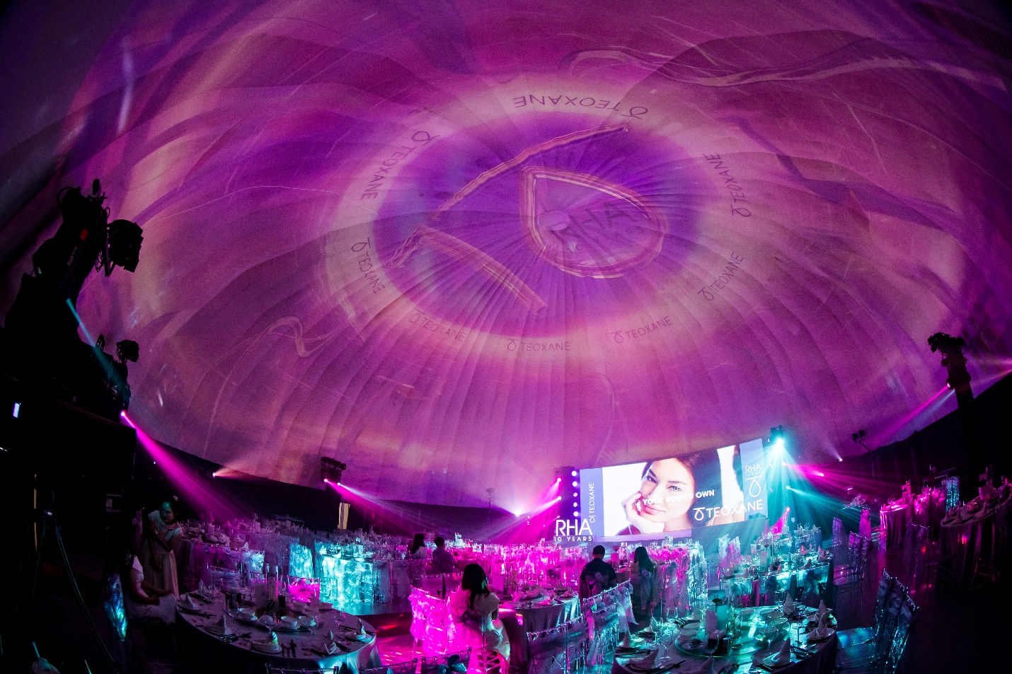 Teoxane RHA 10 năm: Sự kiện kỷ niệm & vinh danh hoành tráng- Ảnh 2. Teoxane RHA 10 năm: Sự kiện kỷ niệm & vinh danh hoành tráng- Ảnh 2.