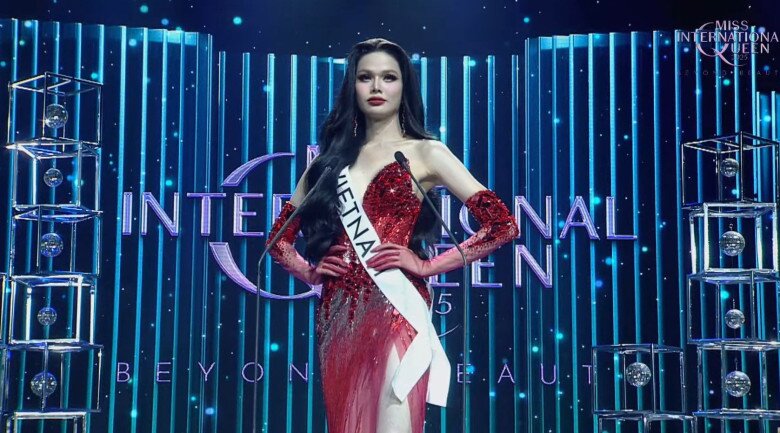 Việc sử dụng phiên dịch trong phần ứng xử là rào cản để Hà Tâm Như chiến thắng trước 2 đối thủ mạnh.